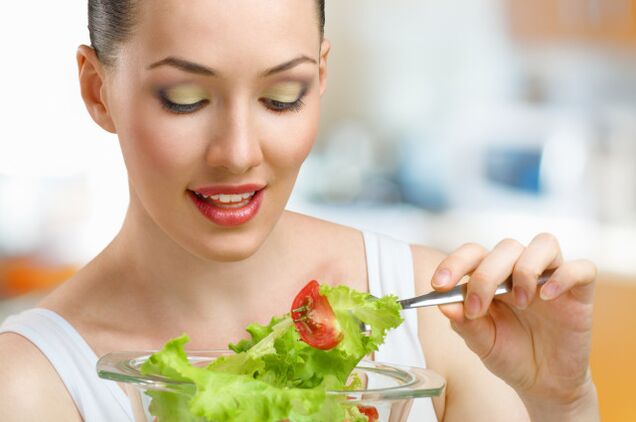 To achieve the goal of weight loss within a week, the girl eats fractionally healthy foods