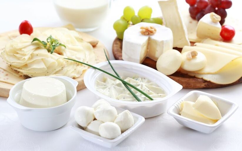 The fifth day of 6 sheets of the diet is devoted to the use of cottage cheese, yogurt and milk. 