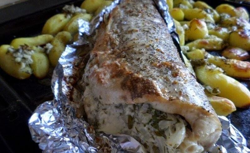 Pike perch baked in foil is a delicious lunch option for pancreatitis. 
